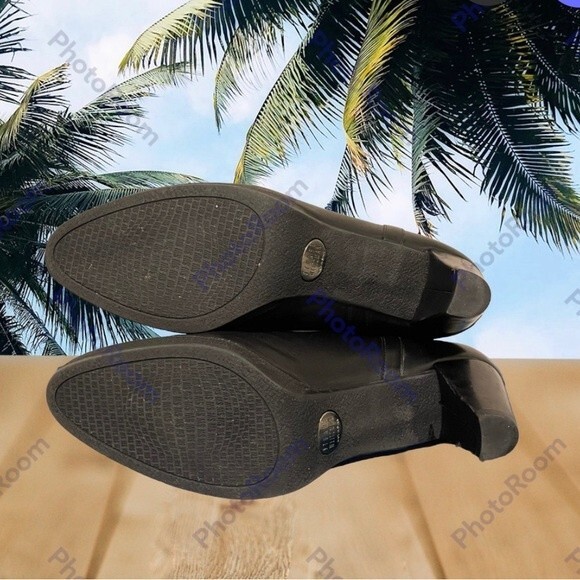 STUART WEITZMAN | Black Leather Booties - Picture 9 of 9